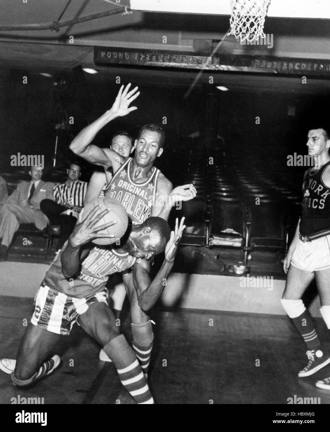 THE HARLEM GLOBETROTTERS, 1951 Stock Photo Alamy THE HARLEM GLOBETROTTERS, 1951 Stock Photo Alamy