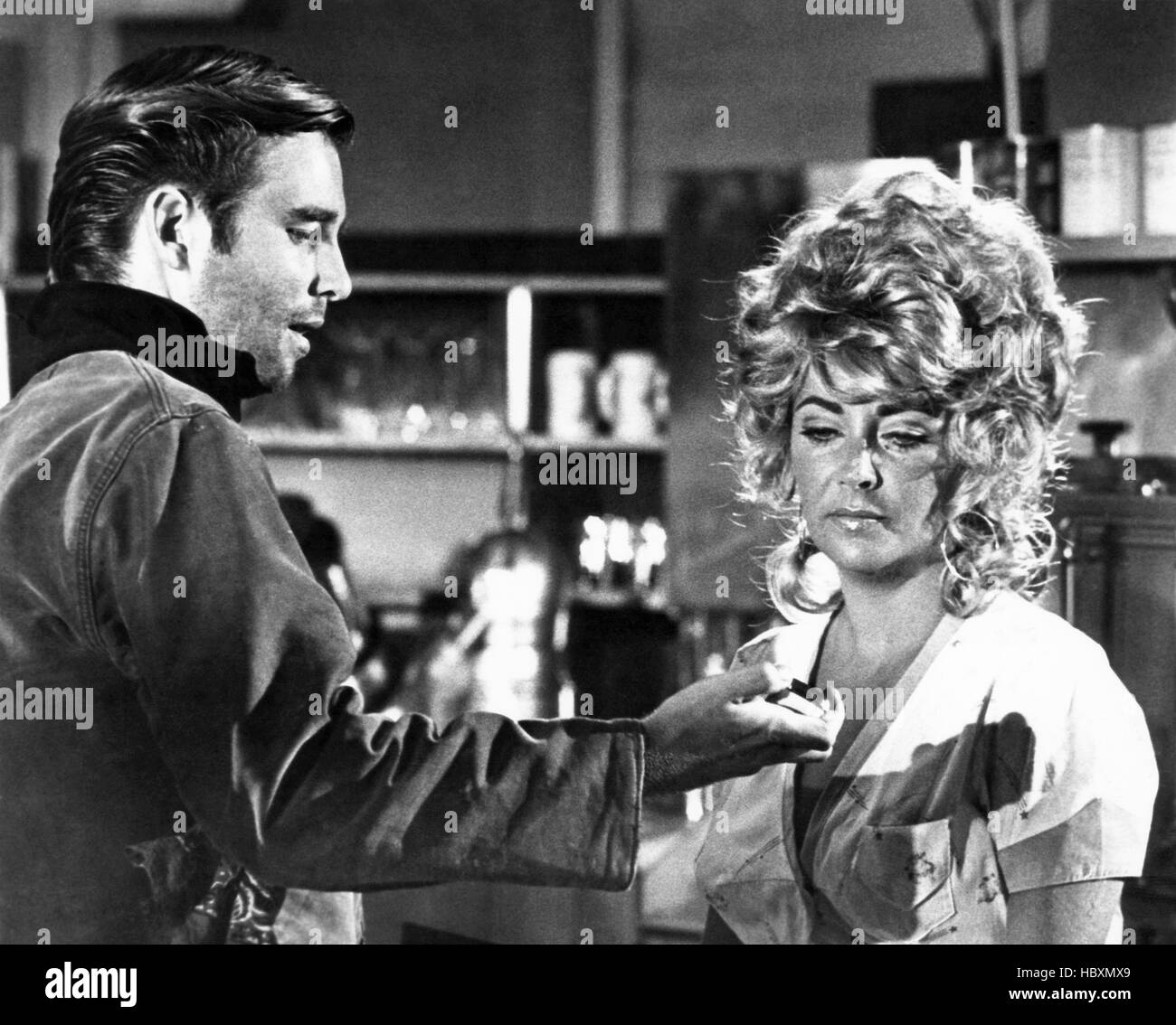 HAMMERSMITH IS OUT, Beau Bridges, Elizabeth Taylor, 1972 Stock Photo