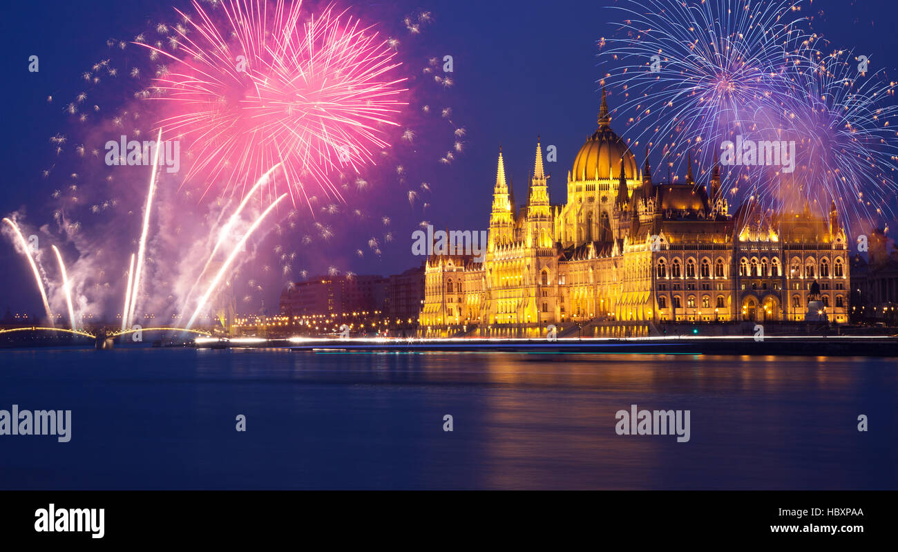 New year eve in budapest hi-res stock photography and images - Alamy