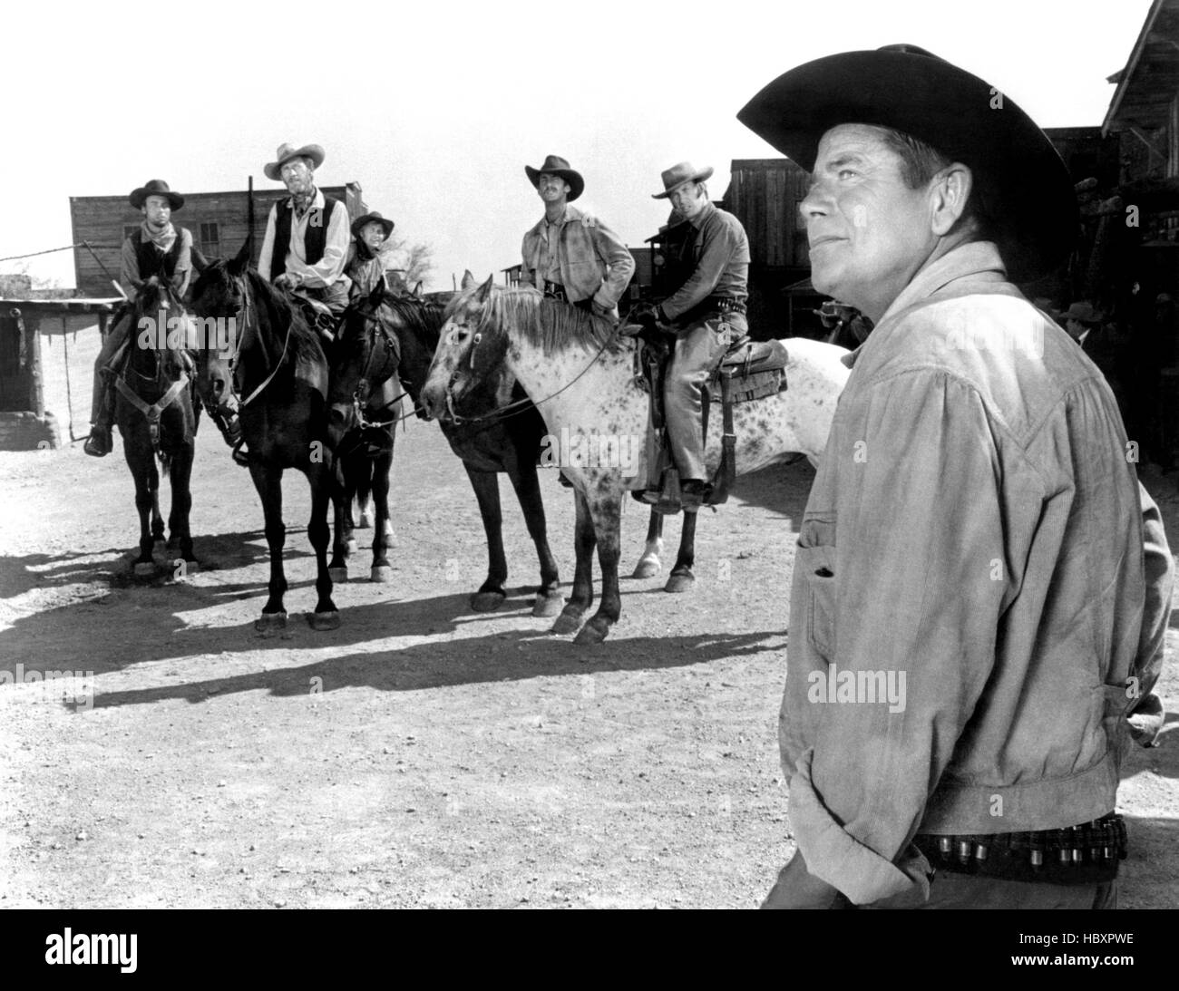 HEAVEN WITH A GUN, Glenn Ford, (right), David Carradine, (second from ...