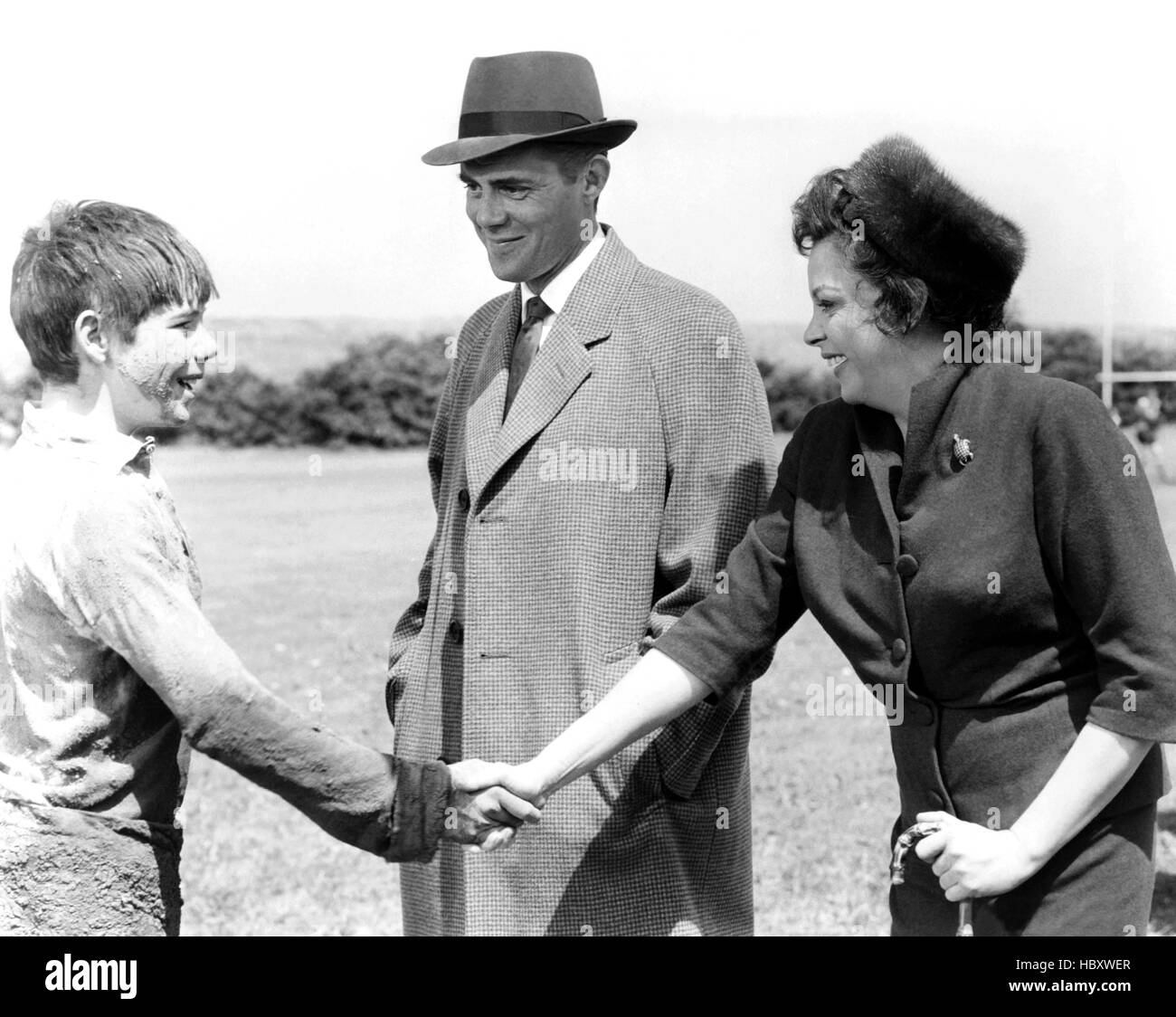 I COULD GO ON SINGING, from left, Gregory Phillips, Dirk Bogarde, Judy ...