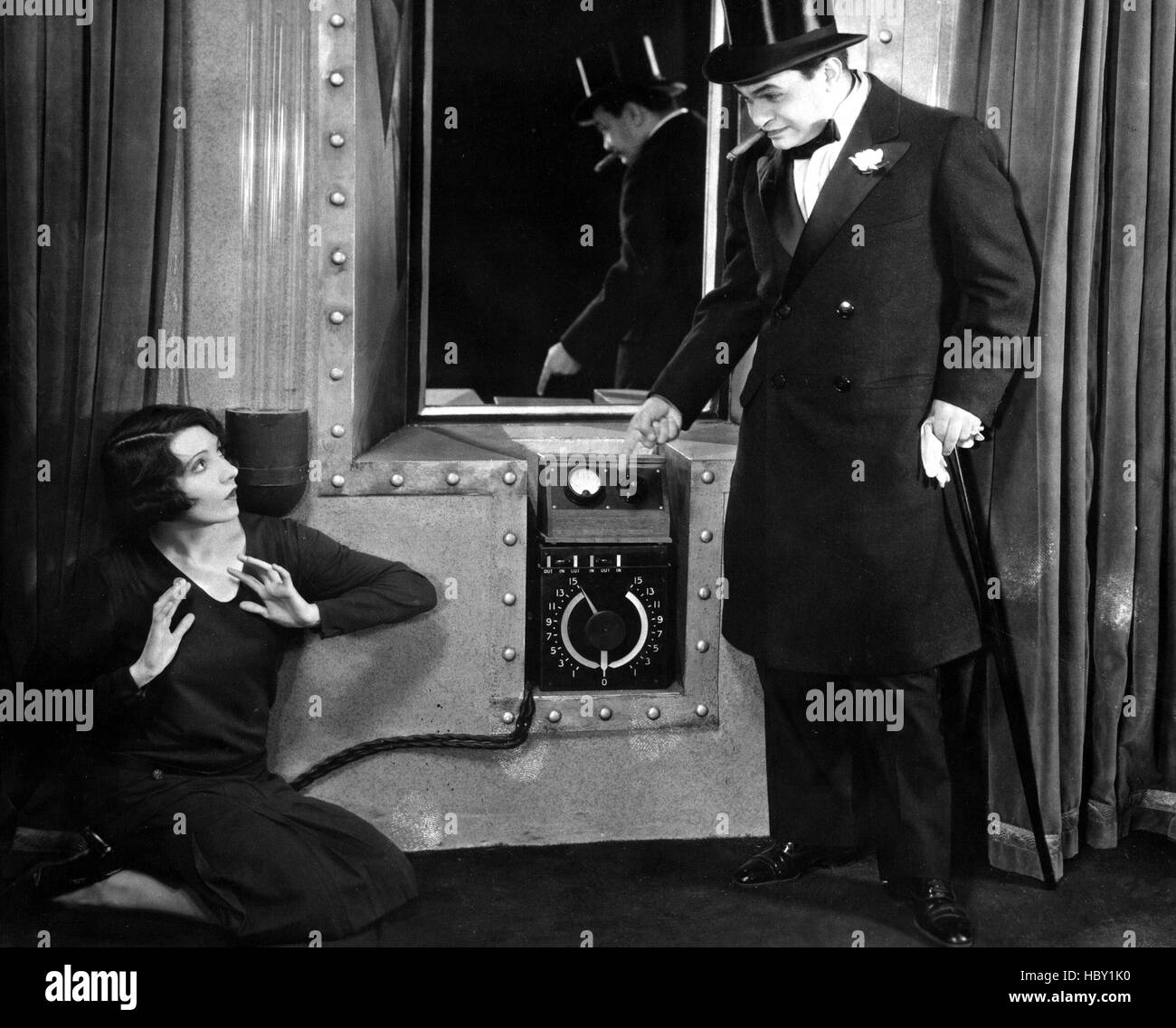 THE HOLE IN THE WALL, Claudette Colbert, Edward G. Robinson, 1929 Stock ...