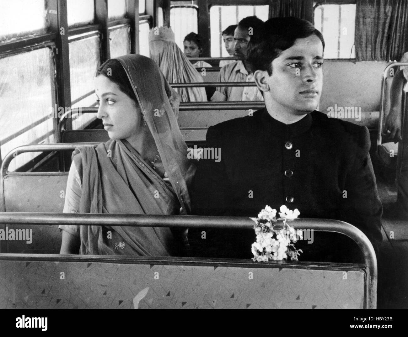 THE HOUSEHOLDER, Leela Naidu, Shashi Kapoor, 1963 Stock Photo Alamy