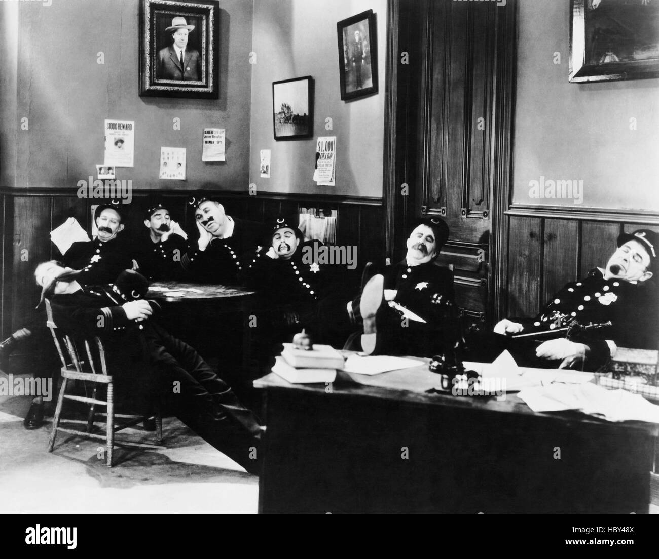 IN THE CLUTCHES OF THE GANG, Mack Swain, Chester Conklin, Ford Sterling