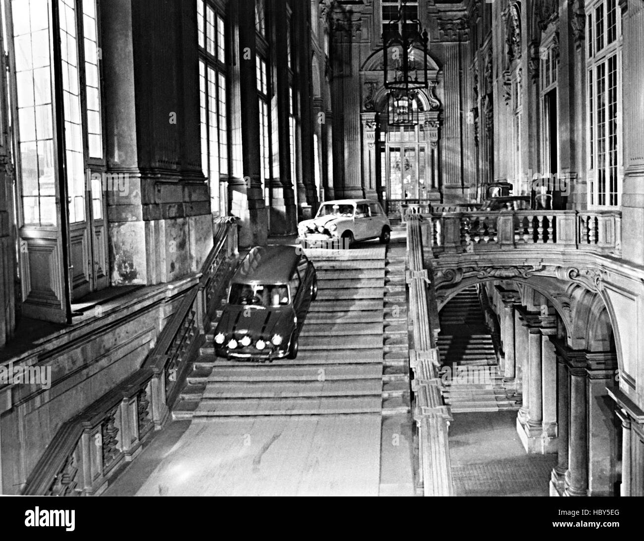 THE ITALIAN JOB, cars driving down the stairs, 1969 Stock Photo Alamy