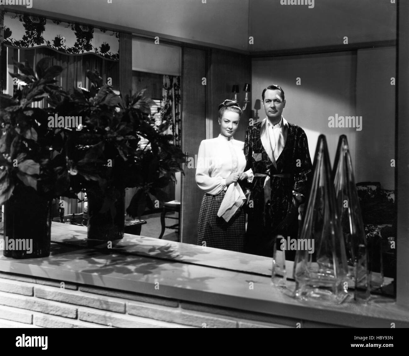 LADY IN THE LAKE, from left, Audrey Totter, Robert Montgomery, 1947 Stock Photo Alamy