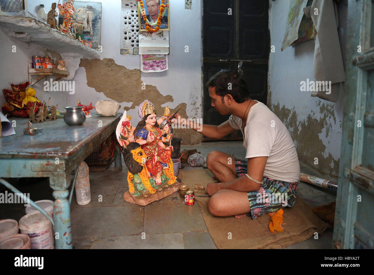 Local artist making statues of Hindu God and Goddess in Ajmer, Rajasthan, India Stock Photo