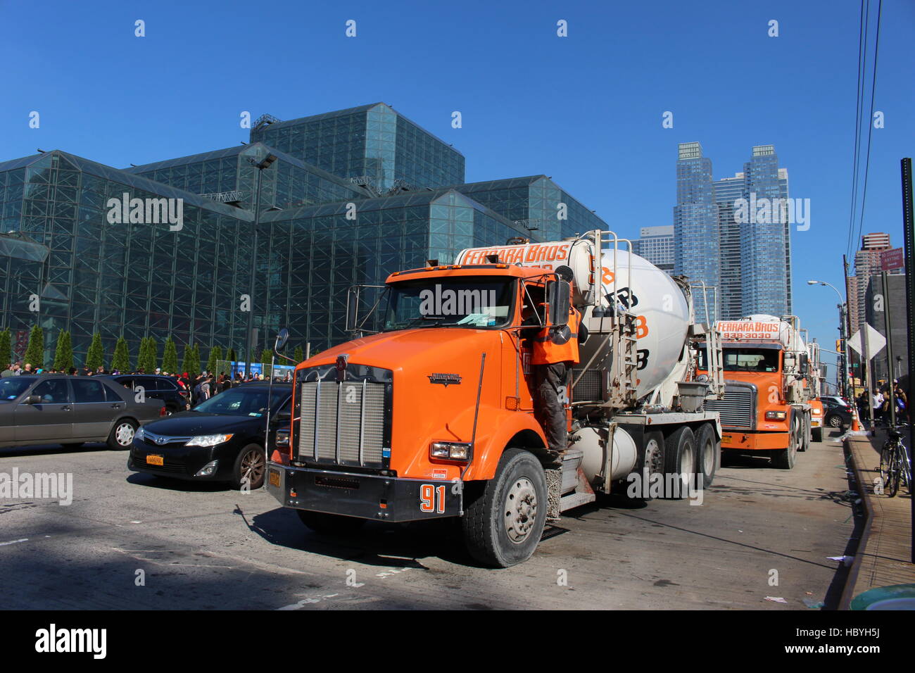 American truck in New York traffic outside the Javits Centre Stock