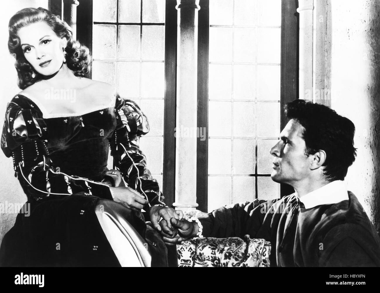 IL MANTELLO ROSSO, (aka THE RED CLOAK), from left Patricia Medina