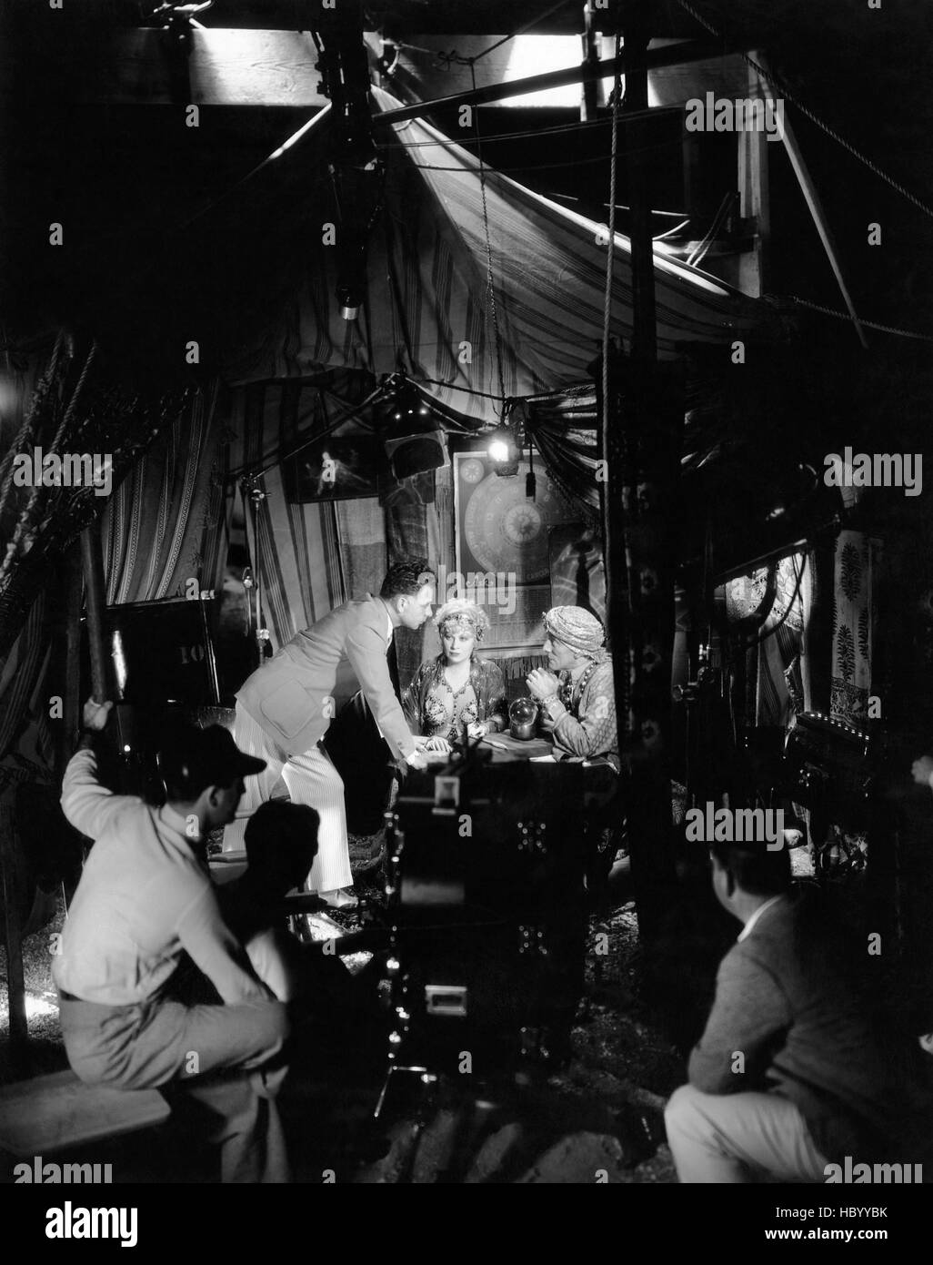 I'M NO ANGEL, director Wesley Ruggles, Mae West, Nigel de Brulier, on ...