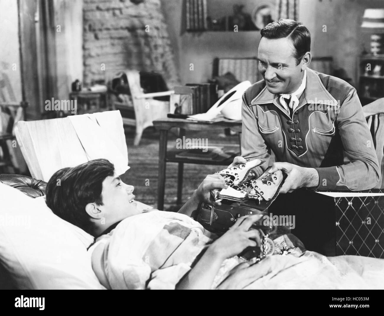 THE LAST ROUNDUP, from left Robert Blake, Gene Autry, 1947 Stock