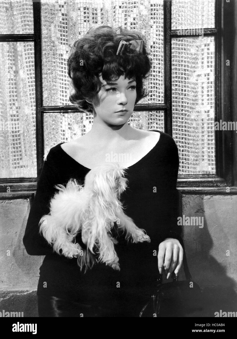 IRMA LA DOUCE, Shirley MacLaine, 1963, dog Stock Photo - Alamy