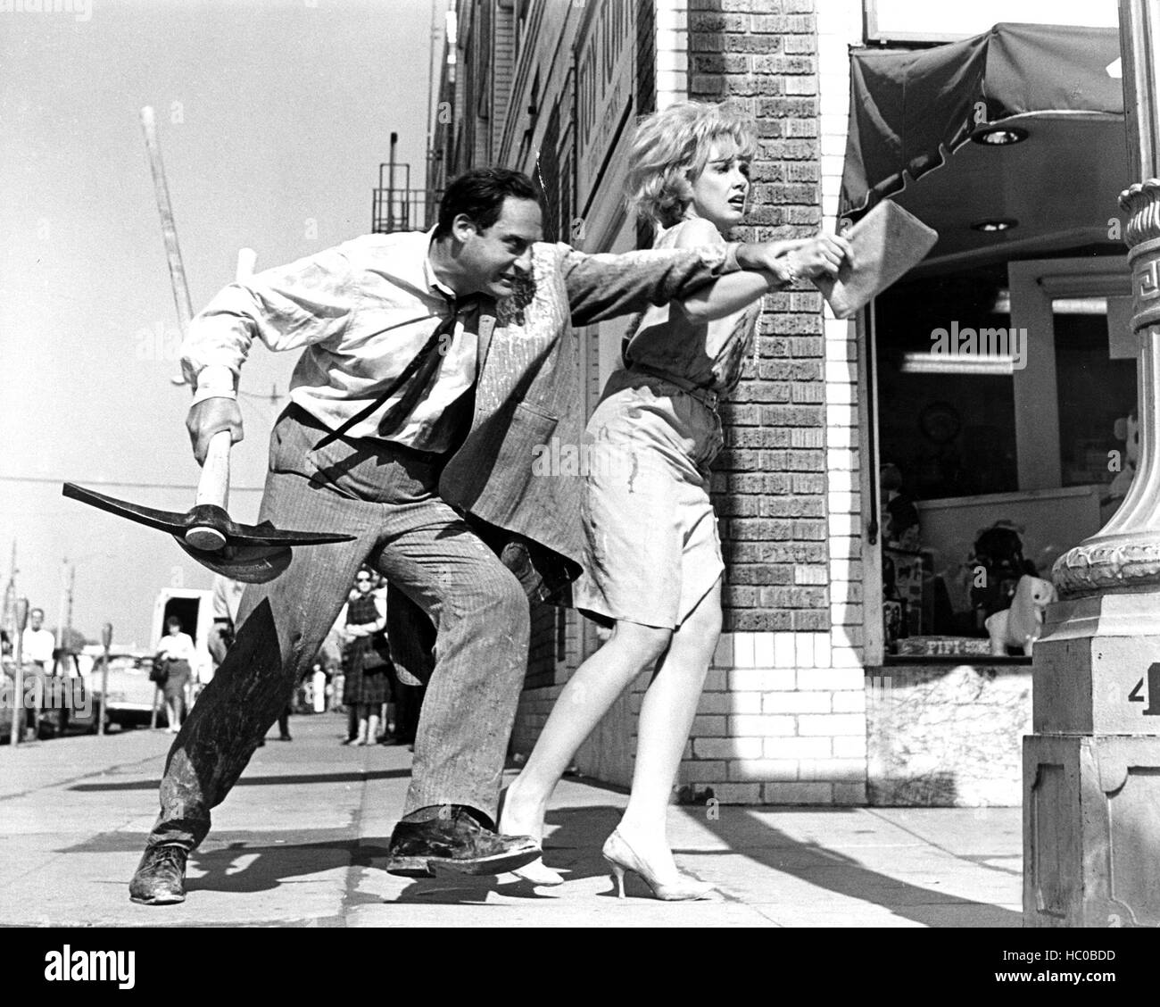 IT'S A MAD MAD MAD MAD WORLD, Sid Caesar, Edie Adams, 1963 Stock Photo ...