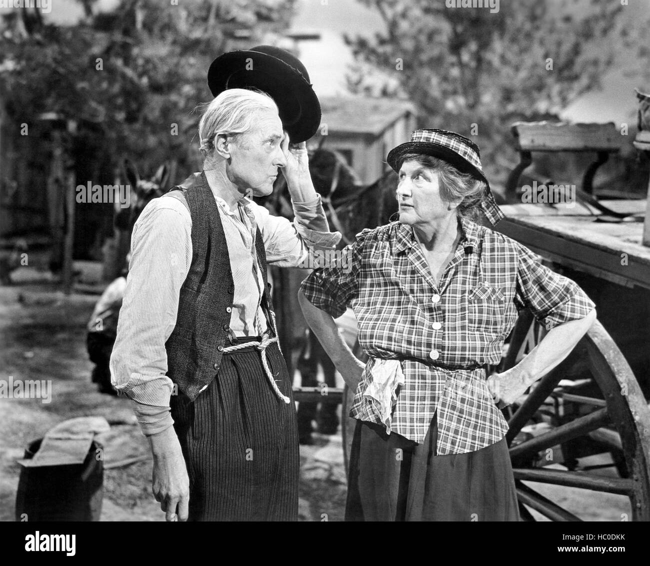 THE KETTLES ON OLD MACDONALD'S FARM, from left Parker Fennelly