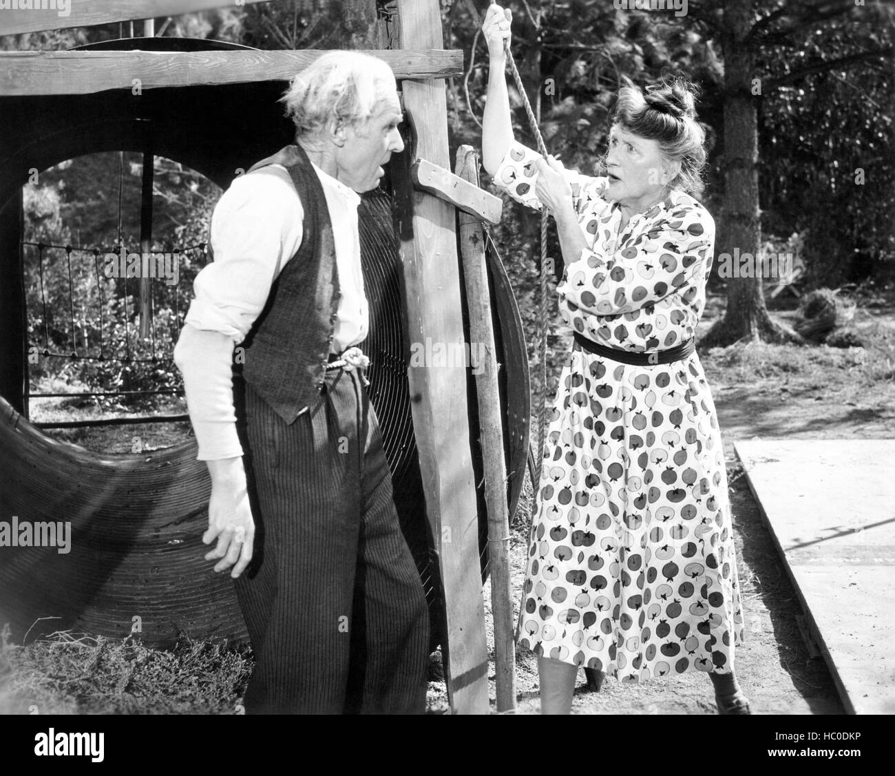 THE KETTLES ON OLD MACDONALD'S FARM, from left Parker Fennelly