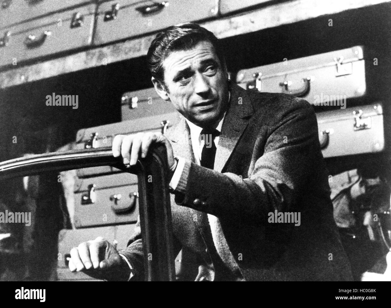 LA GUERRE EST FINIE, (aka THE WAR IS OVER), Yves Montand, 1966 Stock