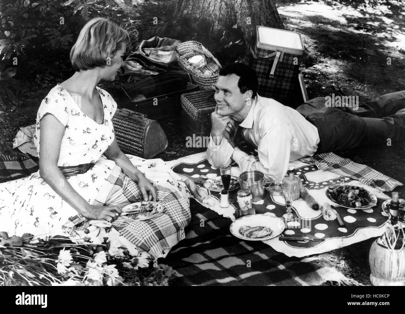 THE LOVE GAME, (aka LES JEUX DE L'AMOUR), Genevieve Cluny, Jean-Louis  Maury, 1960 Stock Photo - Alamy