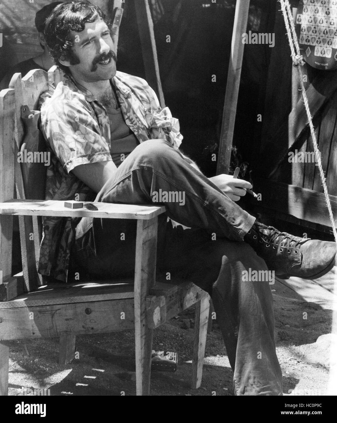 Elliott gould and mash hi-res stock photography and images - Alamy