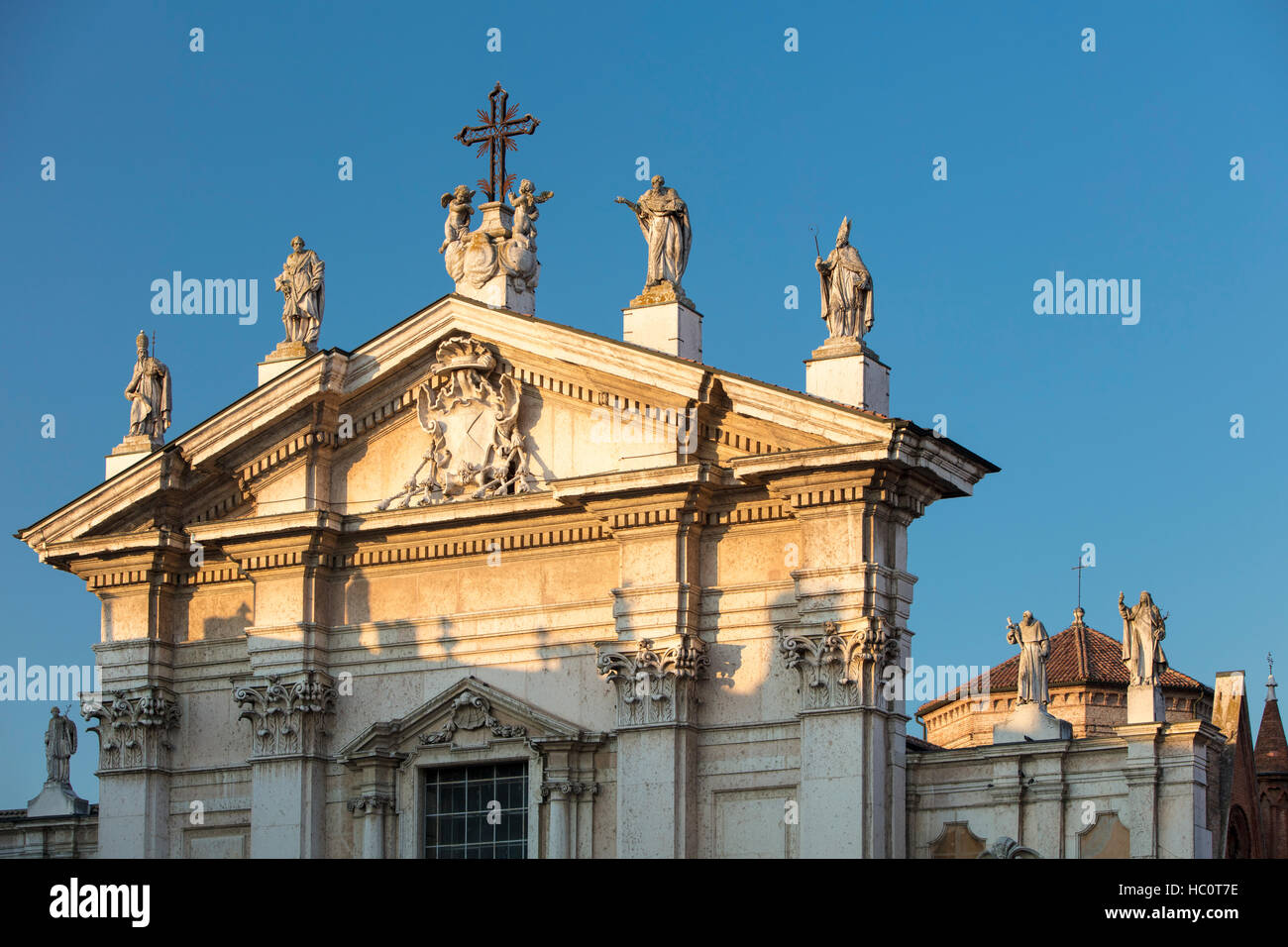 Evening sunlight on Duomo Cathedral of San Pietro, Mantova (Mantua) Lombardy, Italy Stock Photo