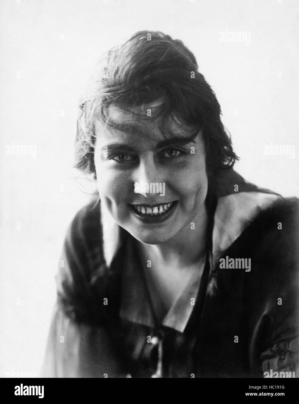 LOVE ME, Dorothy Dalton, 1918 Stock Photo Alamy