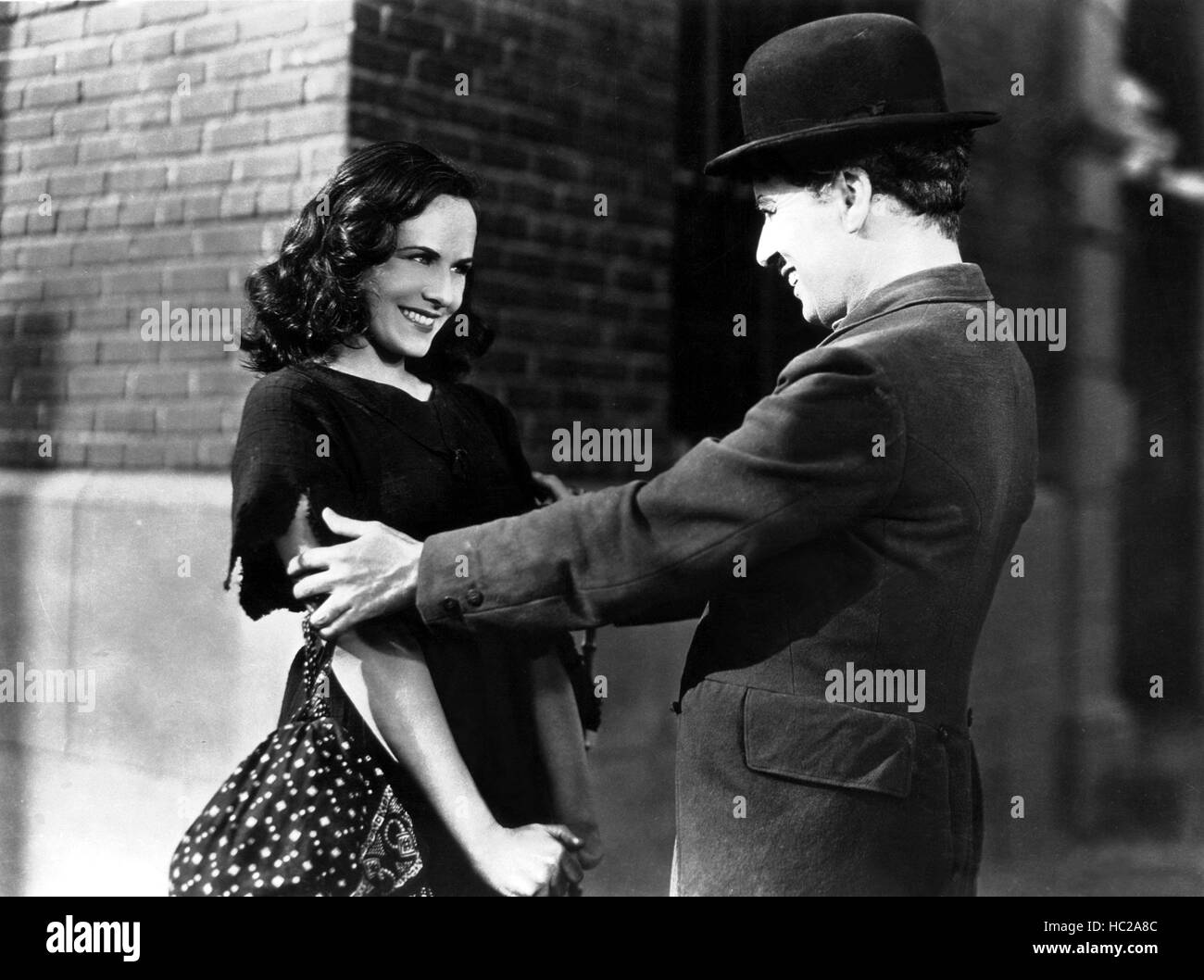 MODERN TIMES Paulette Goddard Charlie Chaplin 1936 Stock Photo Alamy modern-times-paulette-goddard-charlie-chaplin-1936-stock-photo-alamy