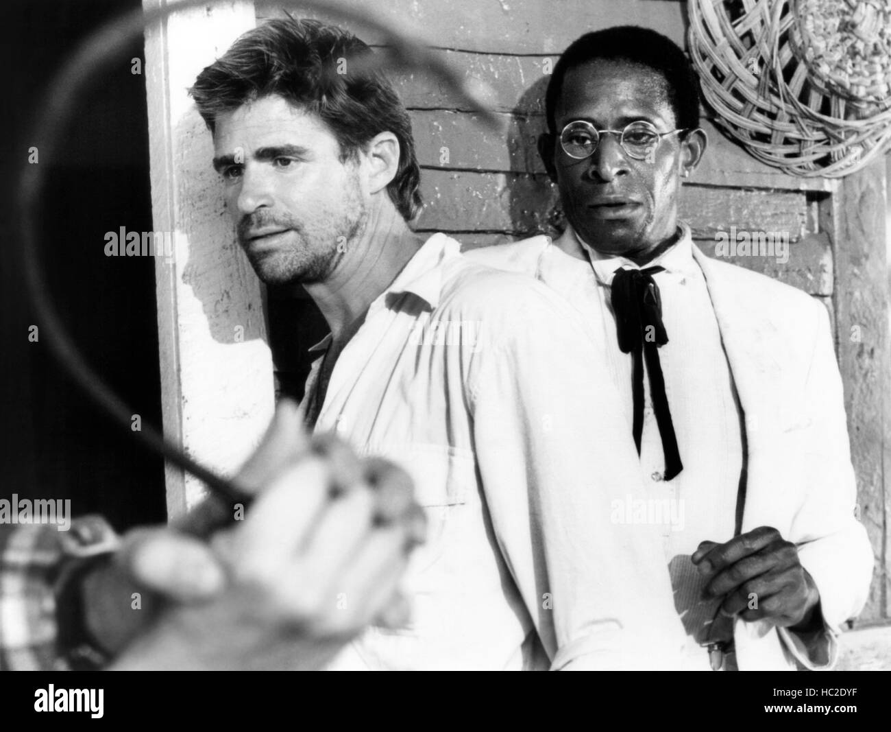 NIGHT OF THE SHARKS, (aka LA NOTTE DEGLI SQUALI), from left: Treat