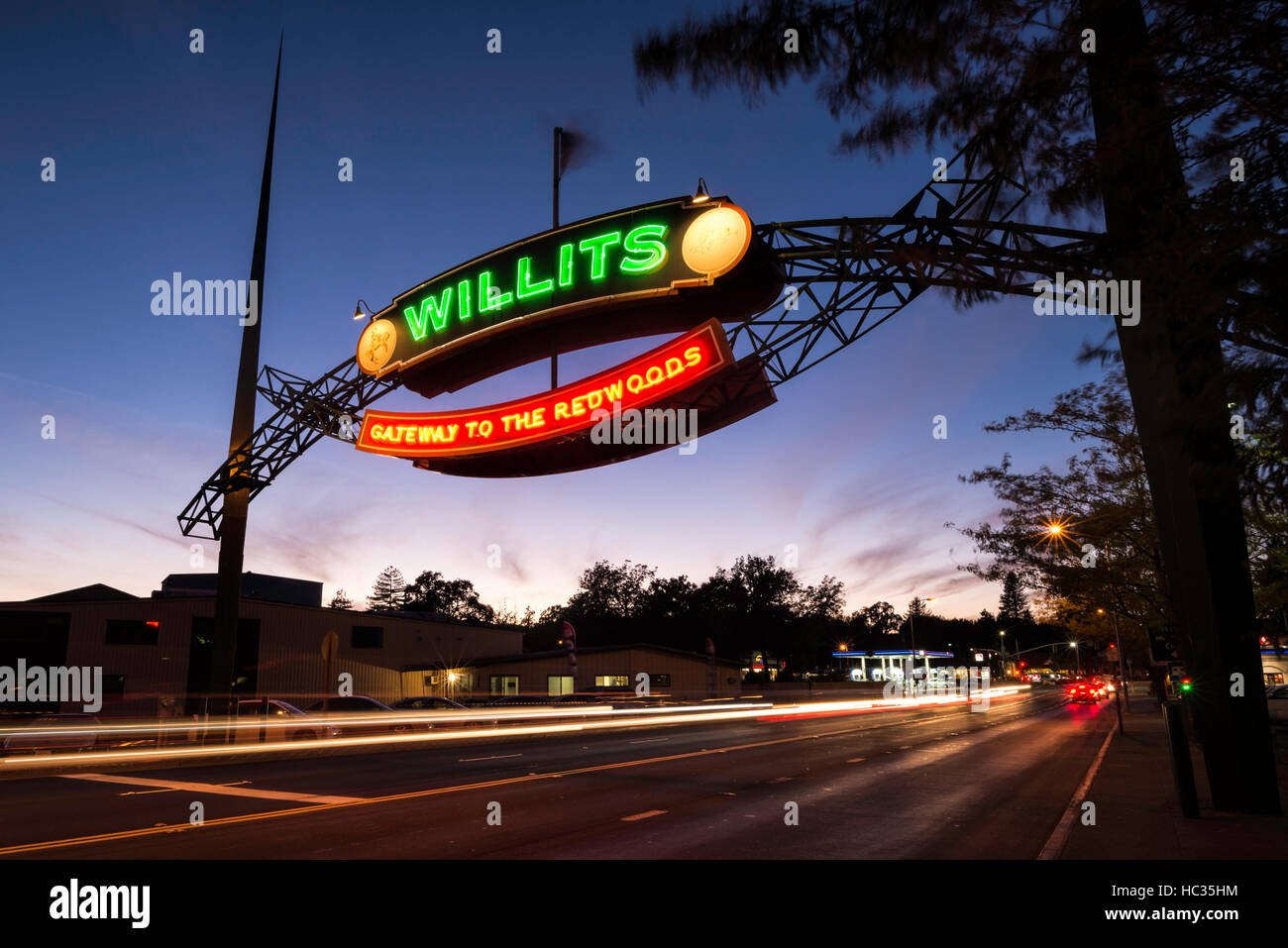highway 101 sign stock