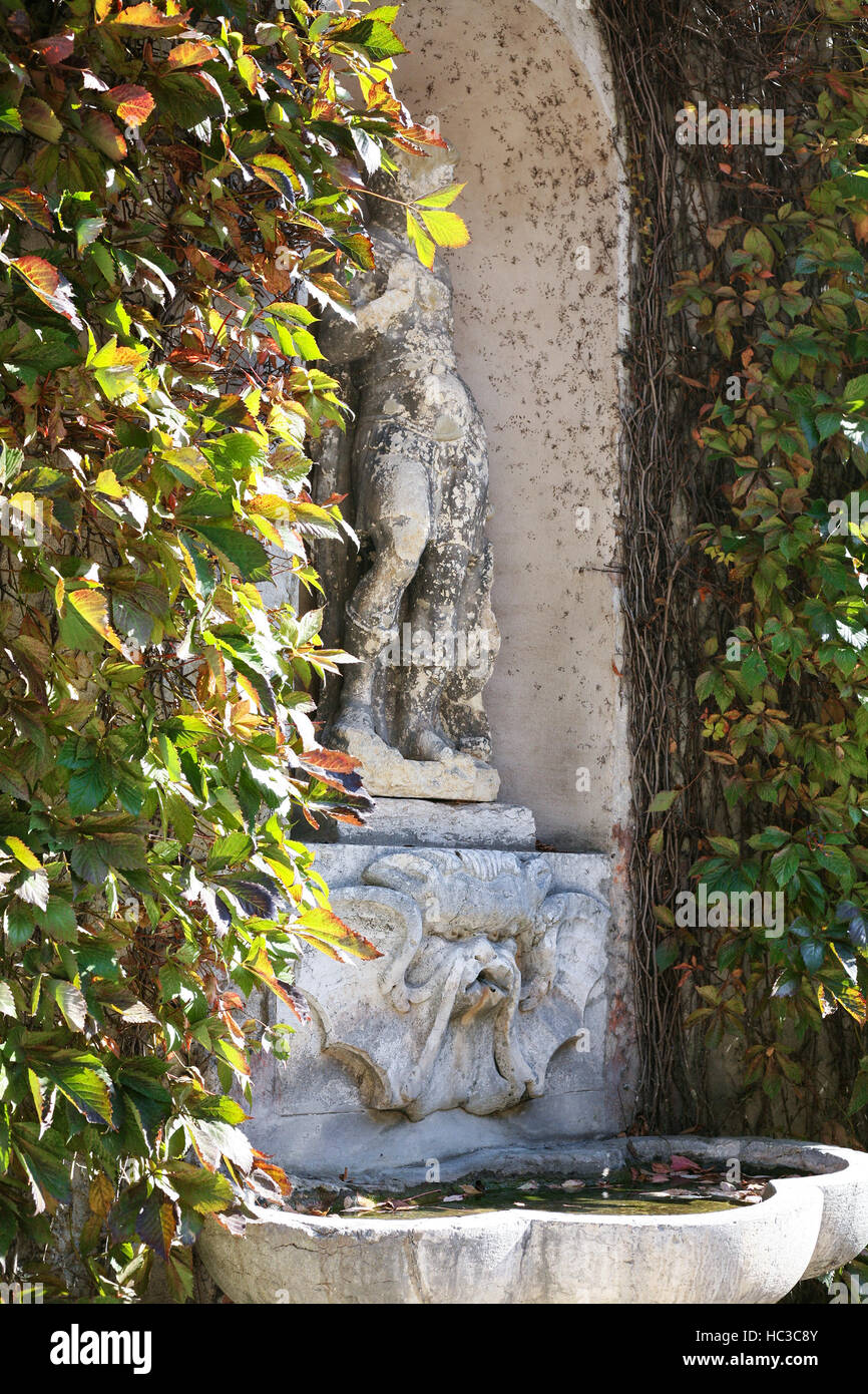 Italian renaissance garden statue hires stock photography and images