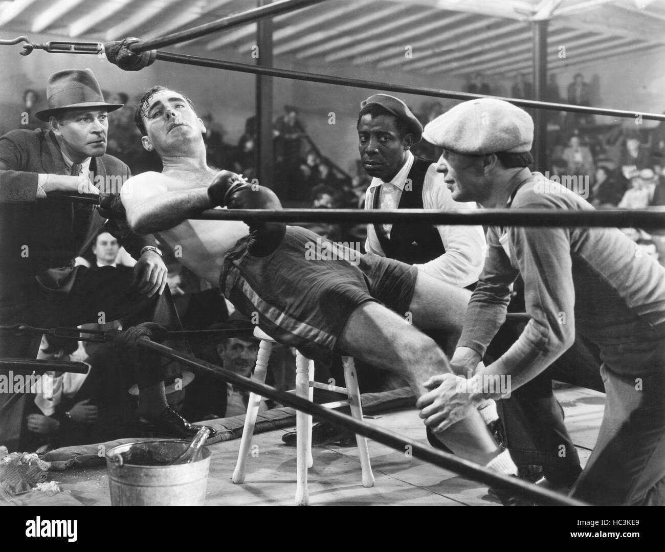 THE PERSONALITY KID, from left: Robert Gleckler, Pat O'Brien, Clarence ...