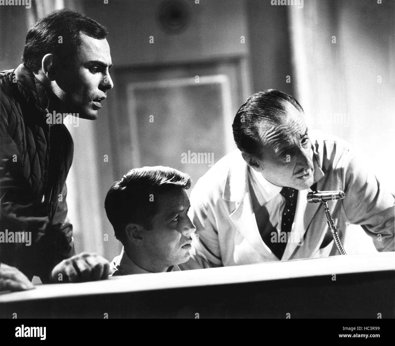 QUEEN OF BLOOD, from left, John Saxon, Don Eitner, Basil Rathbone, 1966 ...