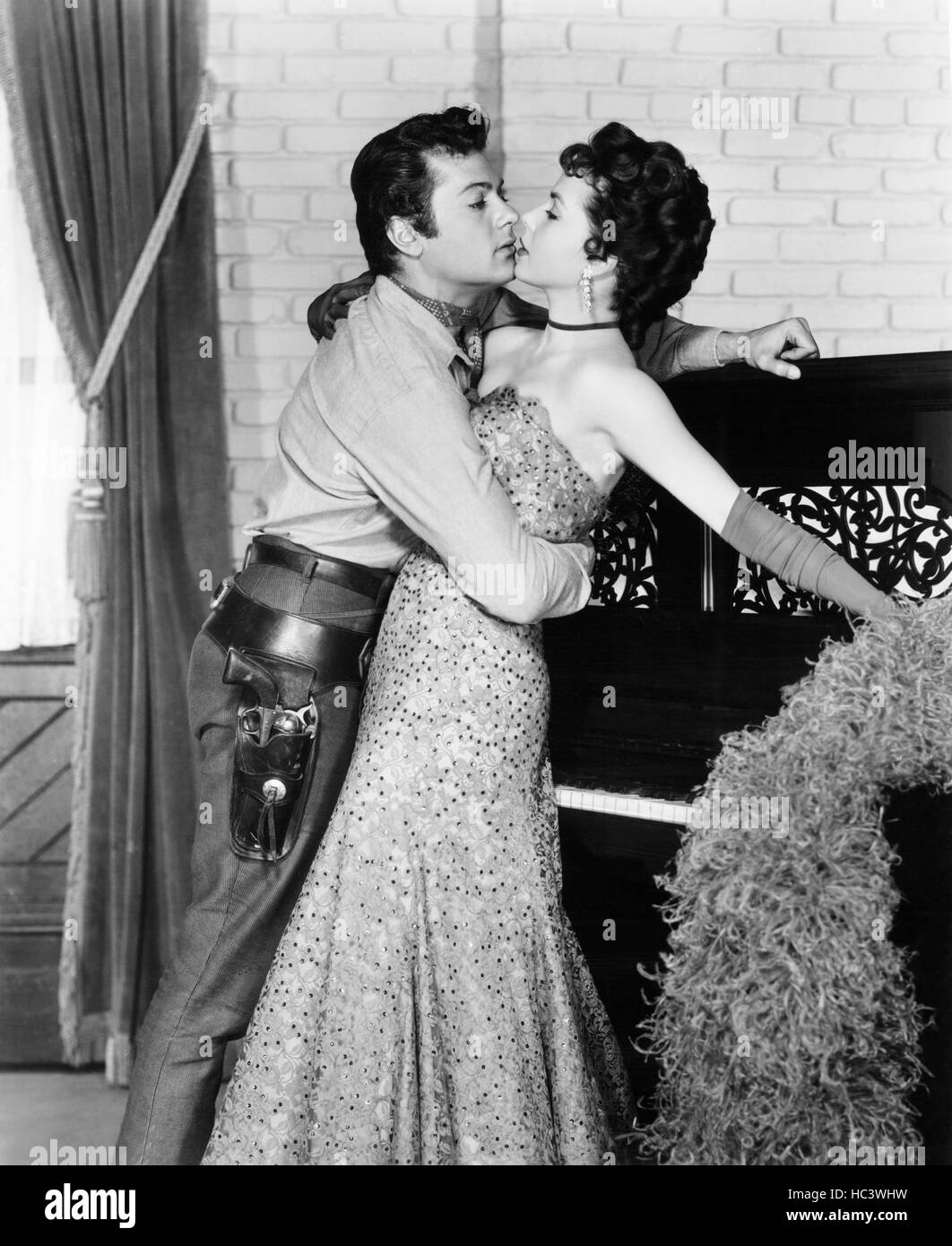 THE RAWHIDE YEARS, from left Tony Curtis, Colleen Miller, 1955 Stock