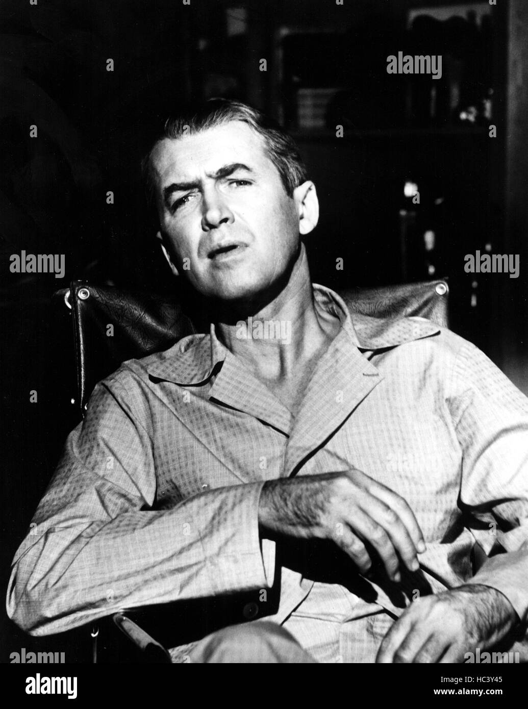 REAR WINDOW, James Stewart, 1954 Stock Photo Alamy