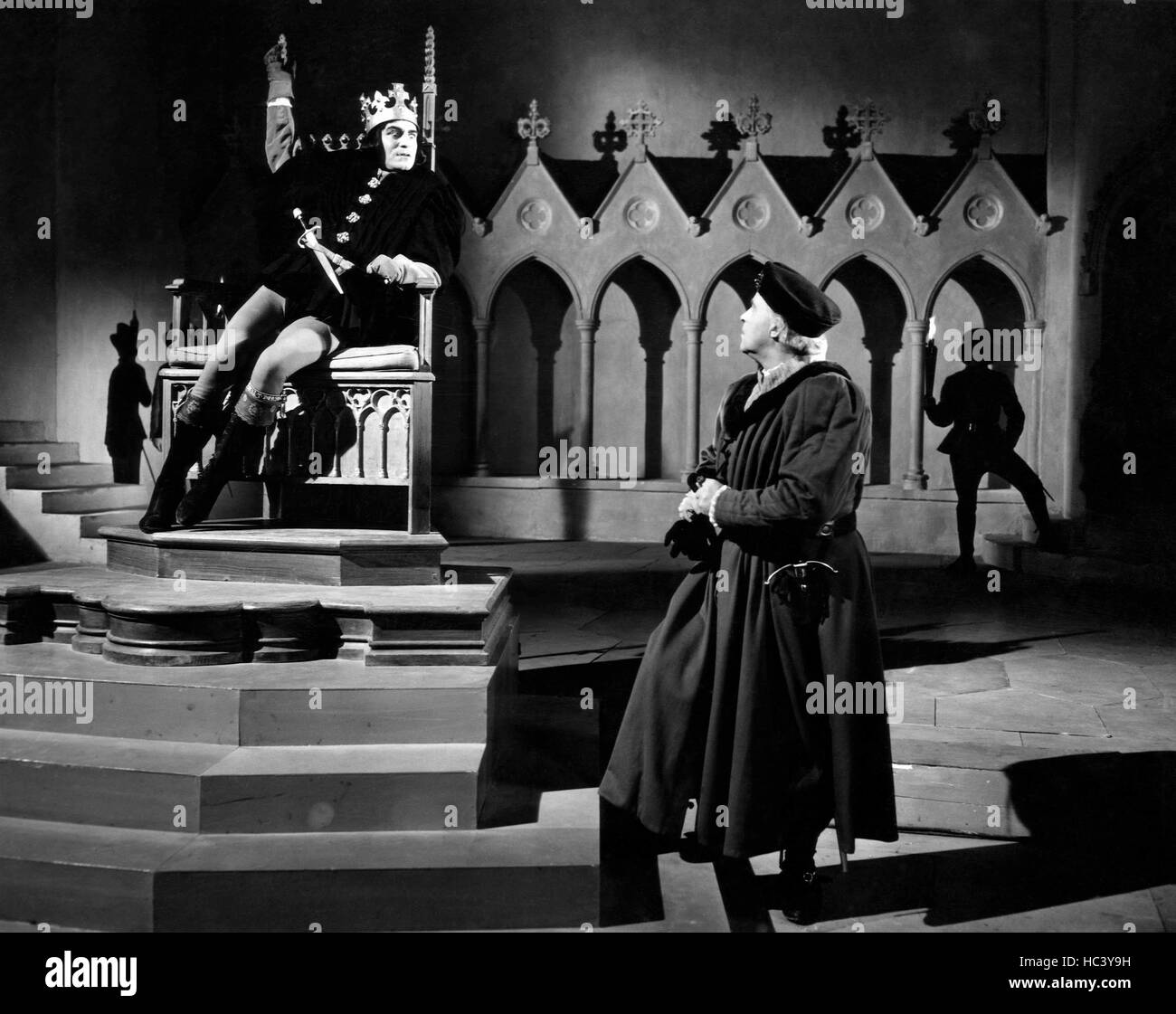 RICHARD III Laurence Olivier Laurence Naismith 1955 Stock Photo Alamy richard-iii-laurence-olivier-laurence-naismith-1955-stock-photo-alamy