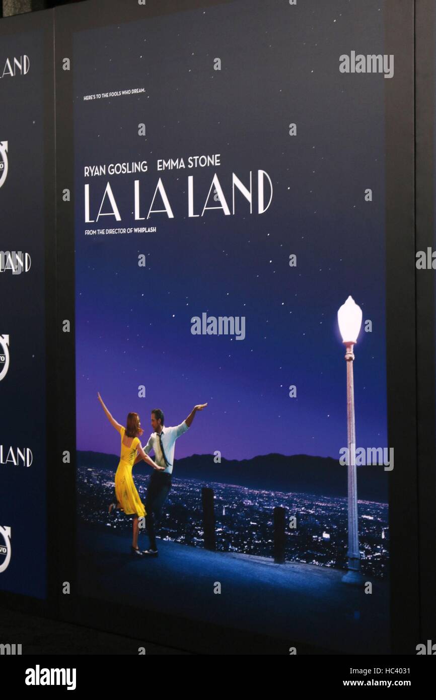 Los Angeles, CA, USA. 6th Dec, 2016. Atmosphere at arrivals for LA LA LAND Premiere, Regency Westwood Village Theatre, Los Angeles, CA December 6, 2016. Credit:  Priscilla Grant/Everett Collection/Alamy Live News Stock Photo