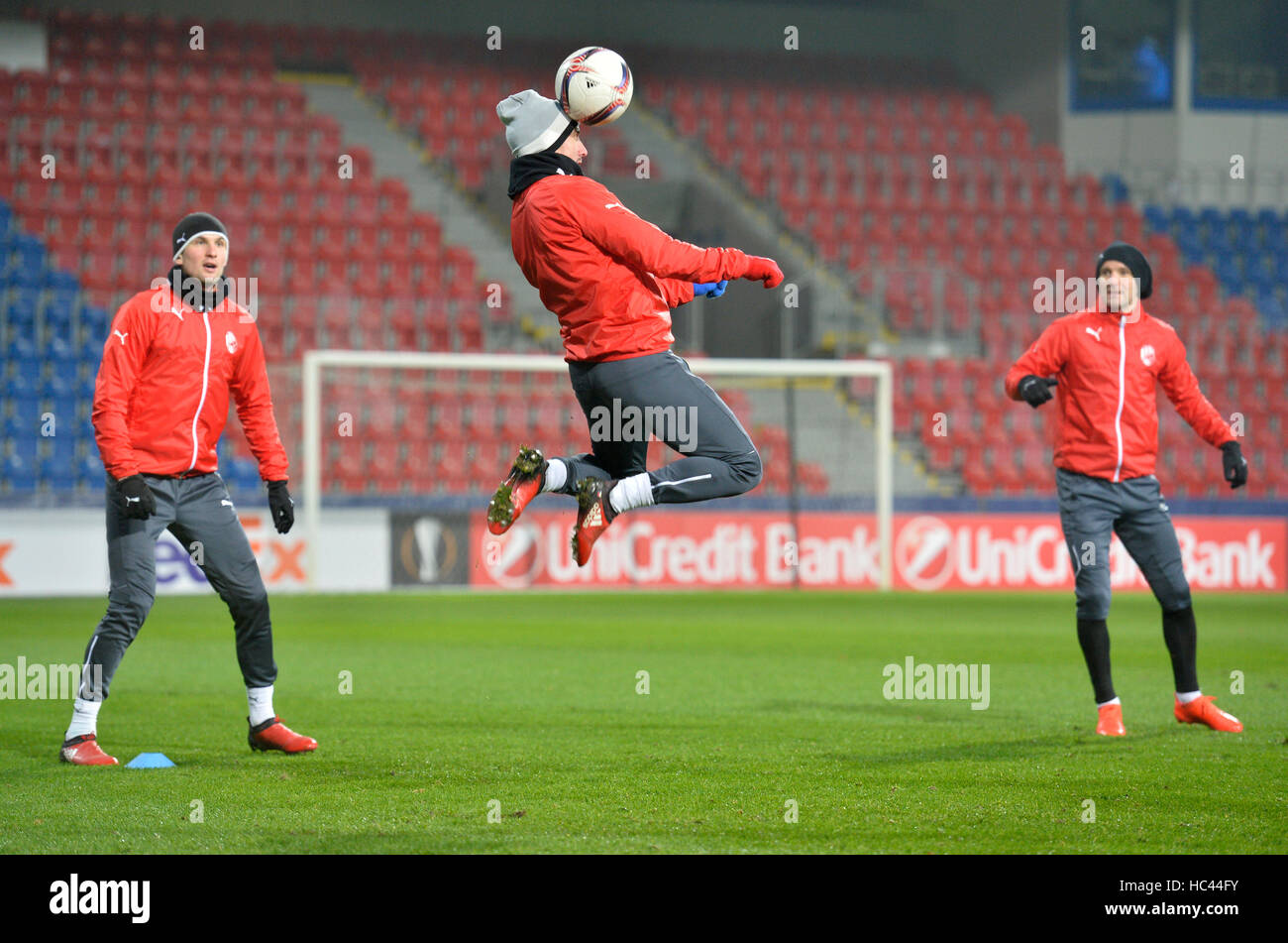 Pilsen, Czech Republic. 7th Dec, 2016. Player Milan Petrzela, centre