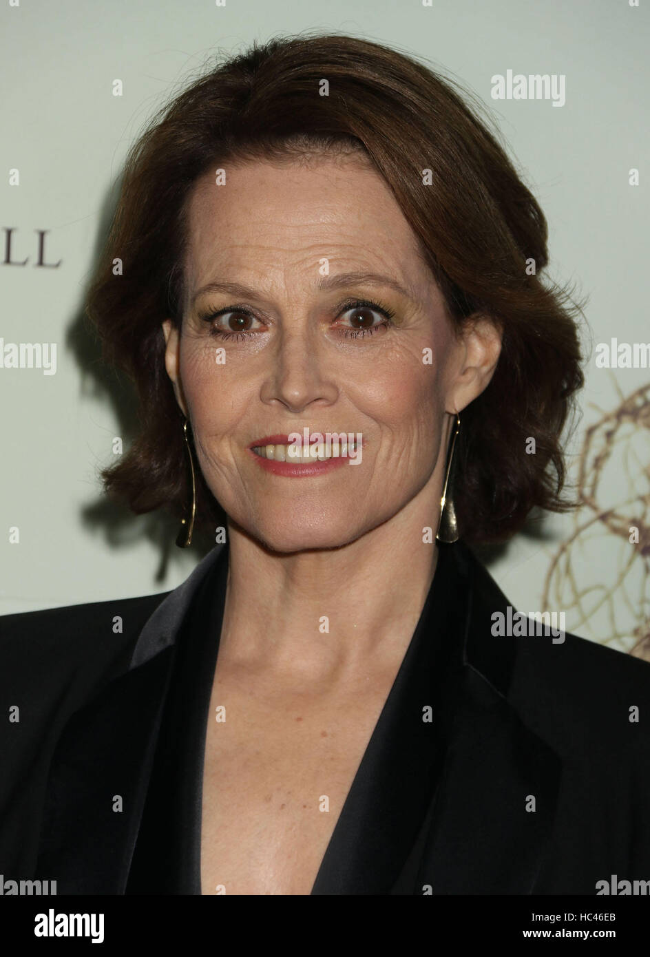 New York, New York, USA. 7th Dec, 2016. Actress SIGOURNEY WEAVER attends the New York premiere of 'A Monster Calls' held at Loews Lincoln Square. Credit:  Nancy Kaszerman/ZUMA Wire/Alamy Live News Stock Photo