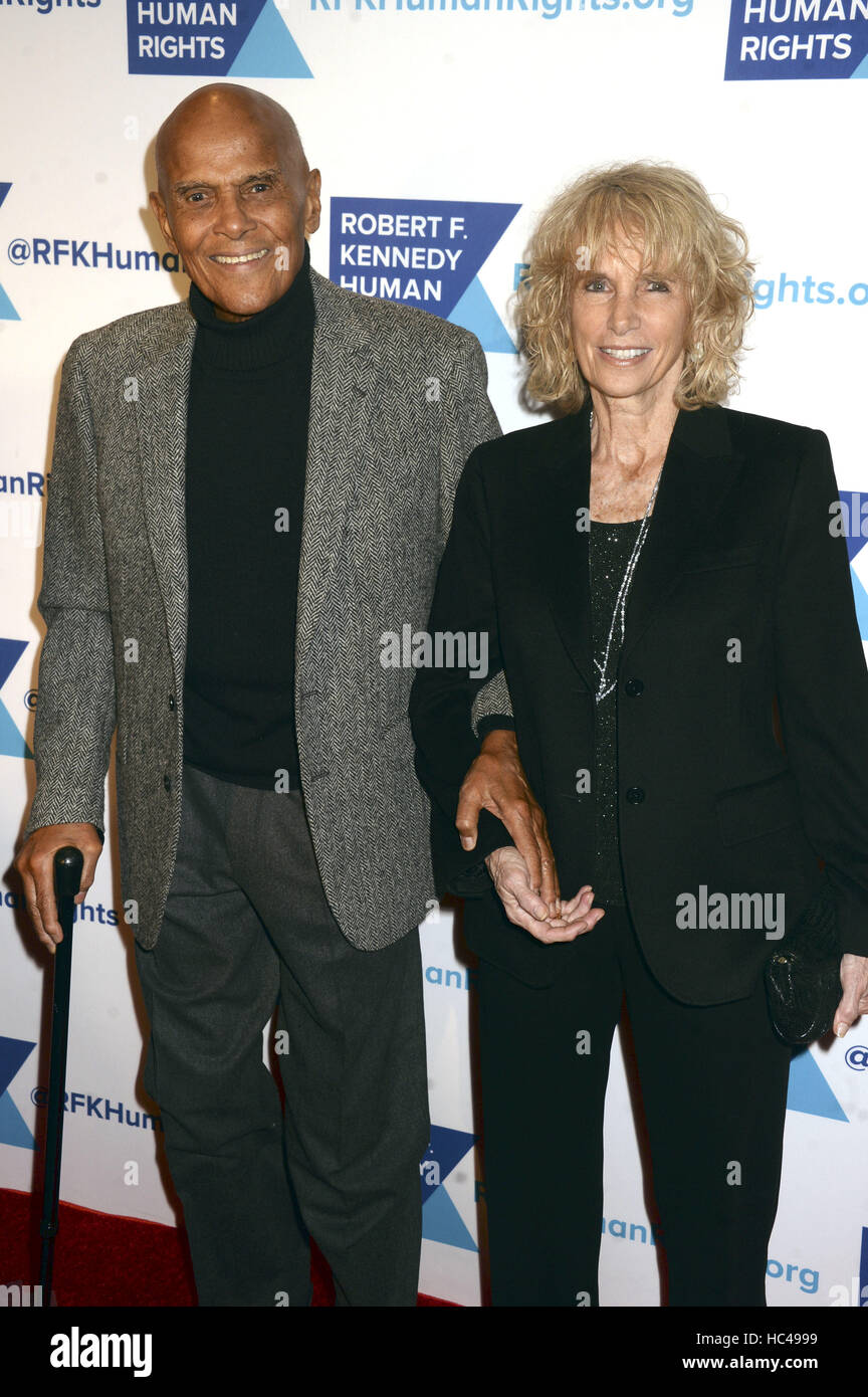 New York, USA. 06th Dec, 2016. Harry Belafonte with wife Pamela Frank at the Ripple of Hope Awards 2016 at New York Hilton Midtown. New York, 06.12.2016 | Verwendung weltweit © dpa/Alamy Live News Stock Photo