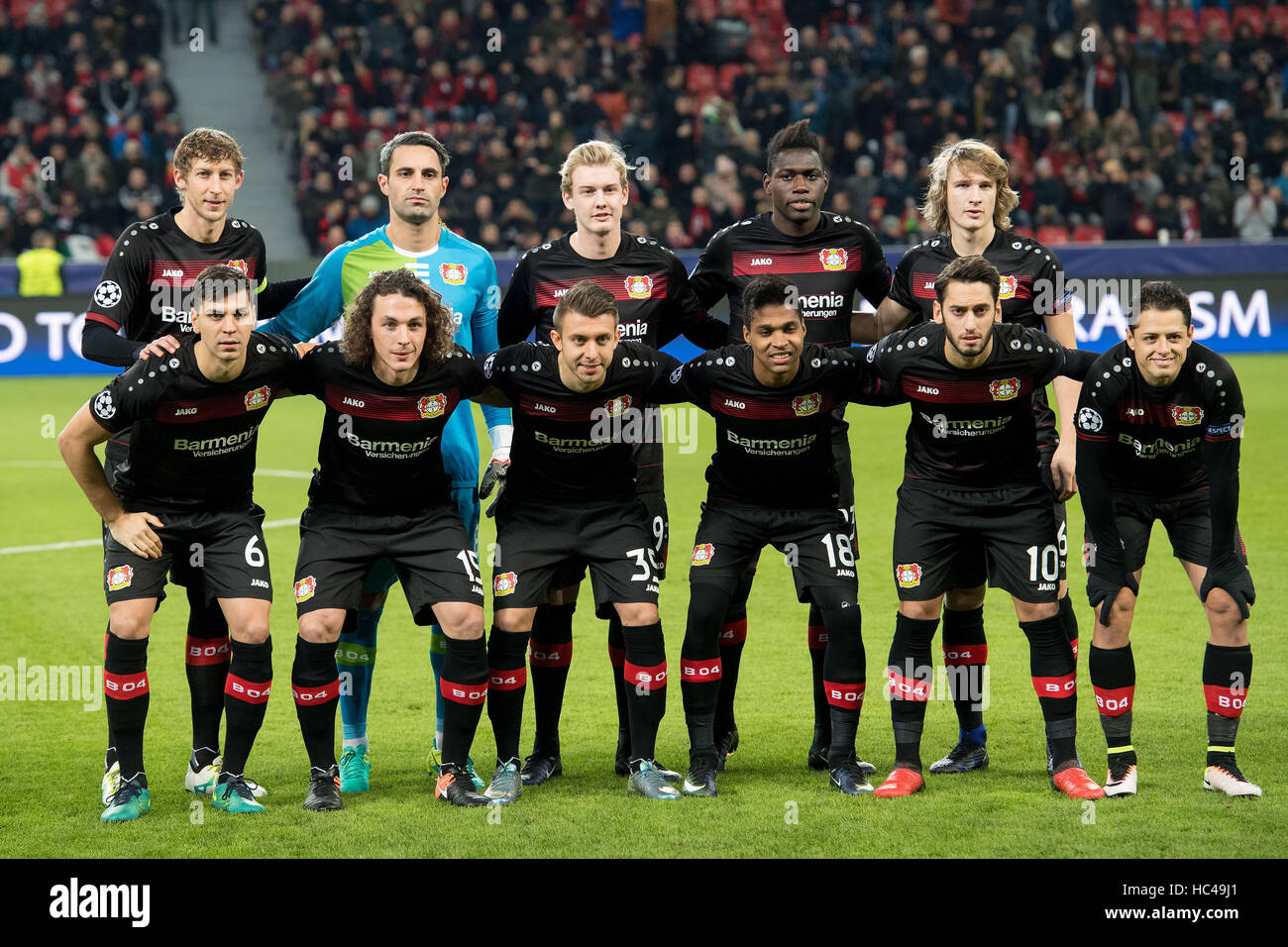 Leverkusen, Germany. 7th Dec, 2016. The Leverkusen team poses before the Champions  League football match between Bayer Leverkusen and AS Monaco at the  BayArena in Leverkusen, Germany, 7 December 2016. Back row (