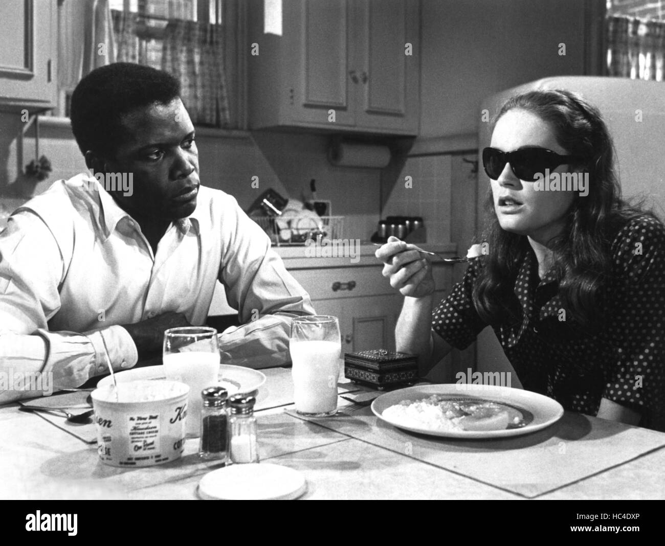 A PATCH OF BLUE, Sidney Poitier, Elizabeth Hartman, 1965 Stock