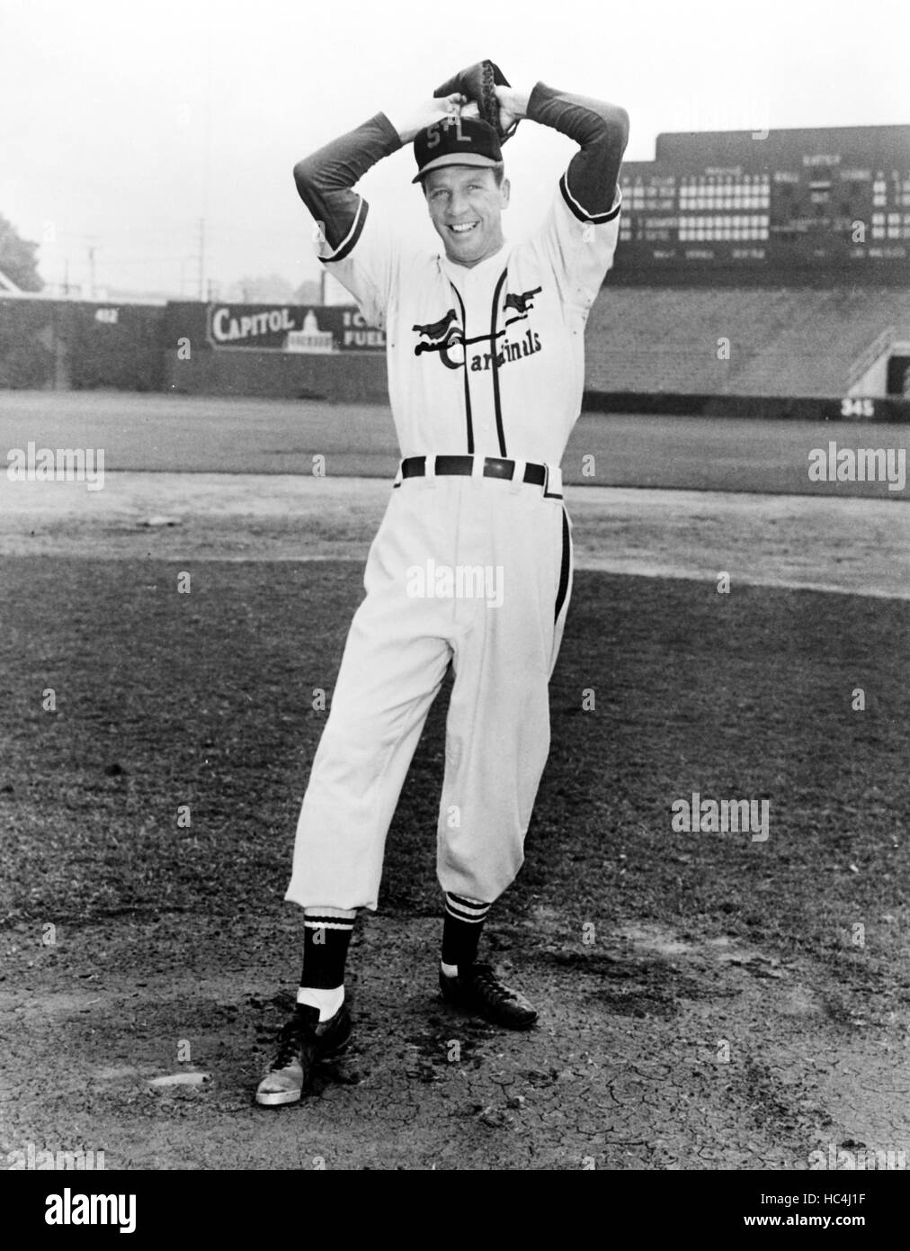 THE PRIDE OF ST.LOUIS, Dan Dailey, (as Dizzy Dean, baseball pitcher for