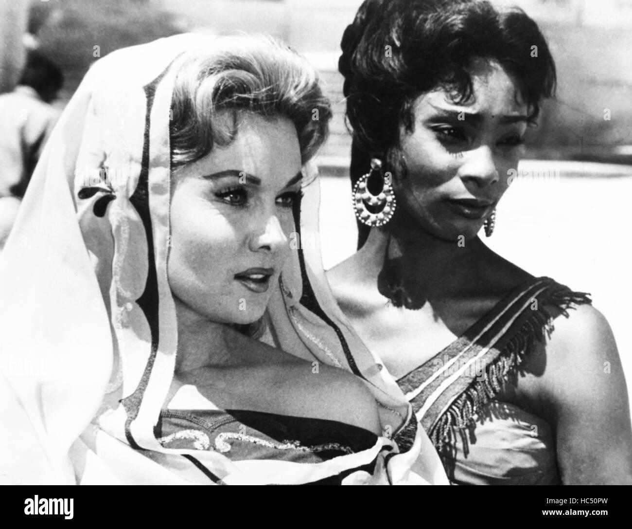 THE REVOLT OF THE SLAVES, (aka LA RIVILTA DEGLI SCHIAVI), Rhonda Fleming (left), 1960 Stock Photo