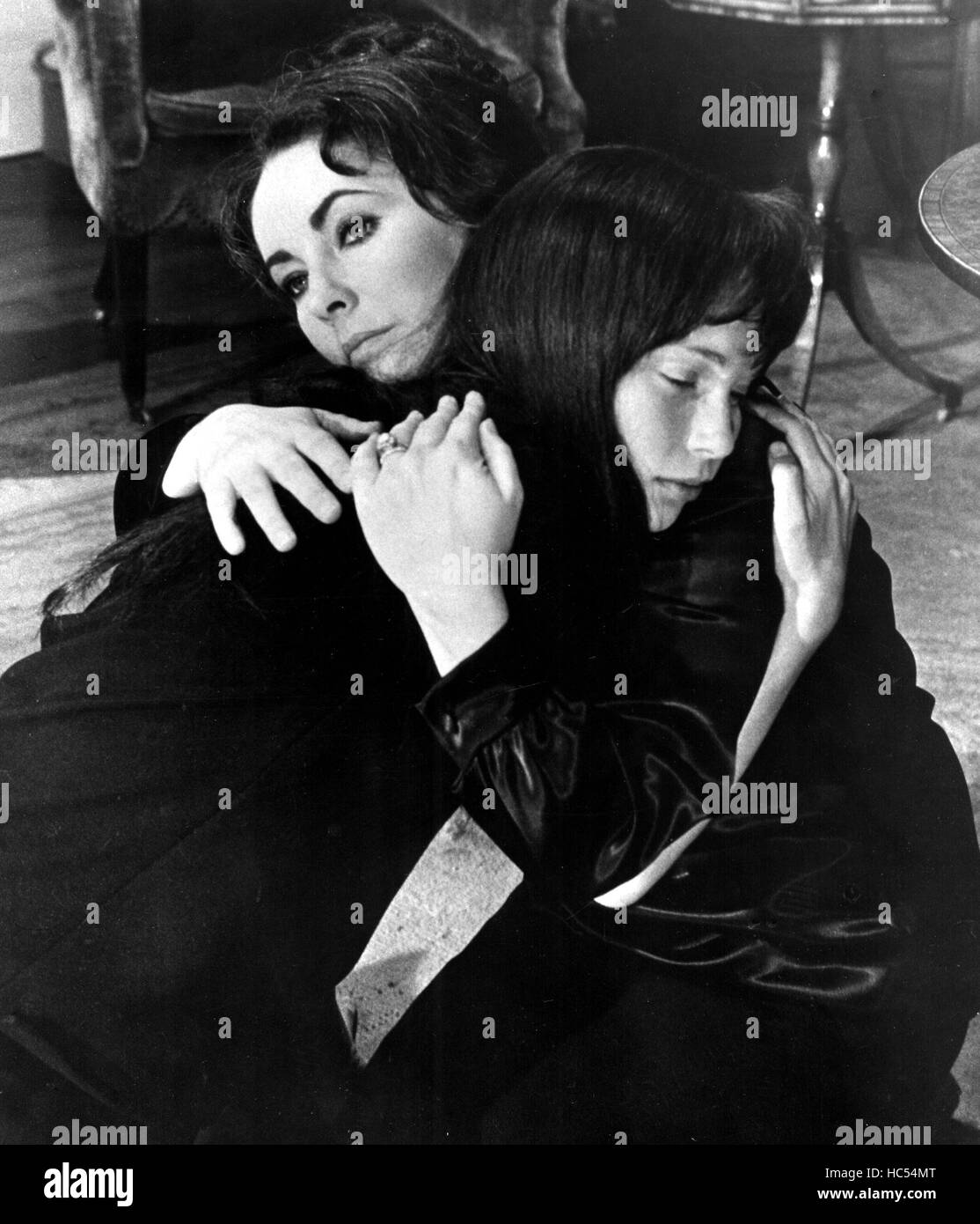 SECRET CEREMONY, Elizabeth Taylor, Mia Farrow, 1968 Stock Photo - Alamy