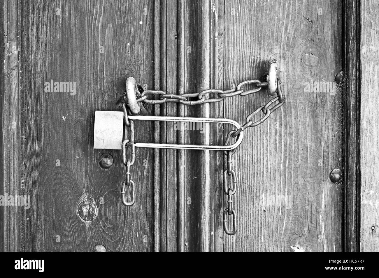 Old solid wooden door Black and White Stock Photos & Images - Alamy