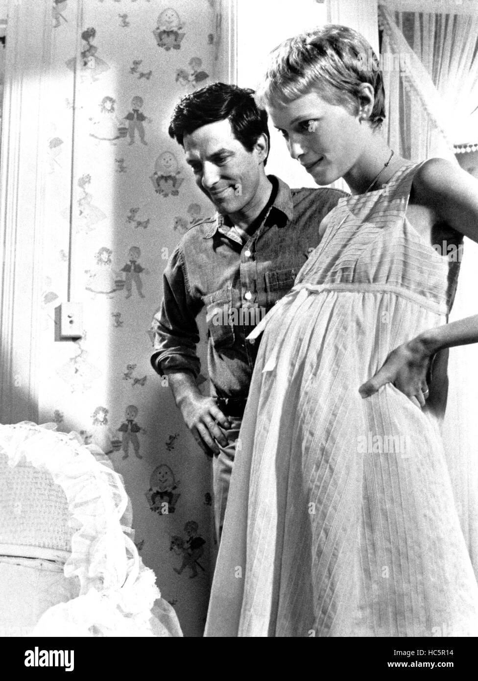 ROSEMARY'S BABY, John Cassavetes, Mia Farrow, 1968 Stock Photo Alamy