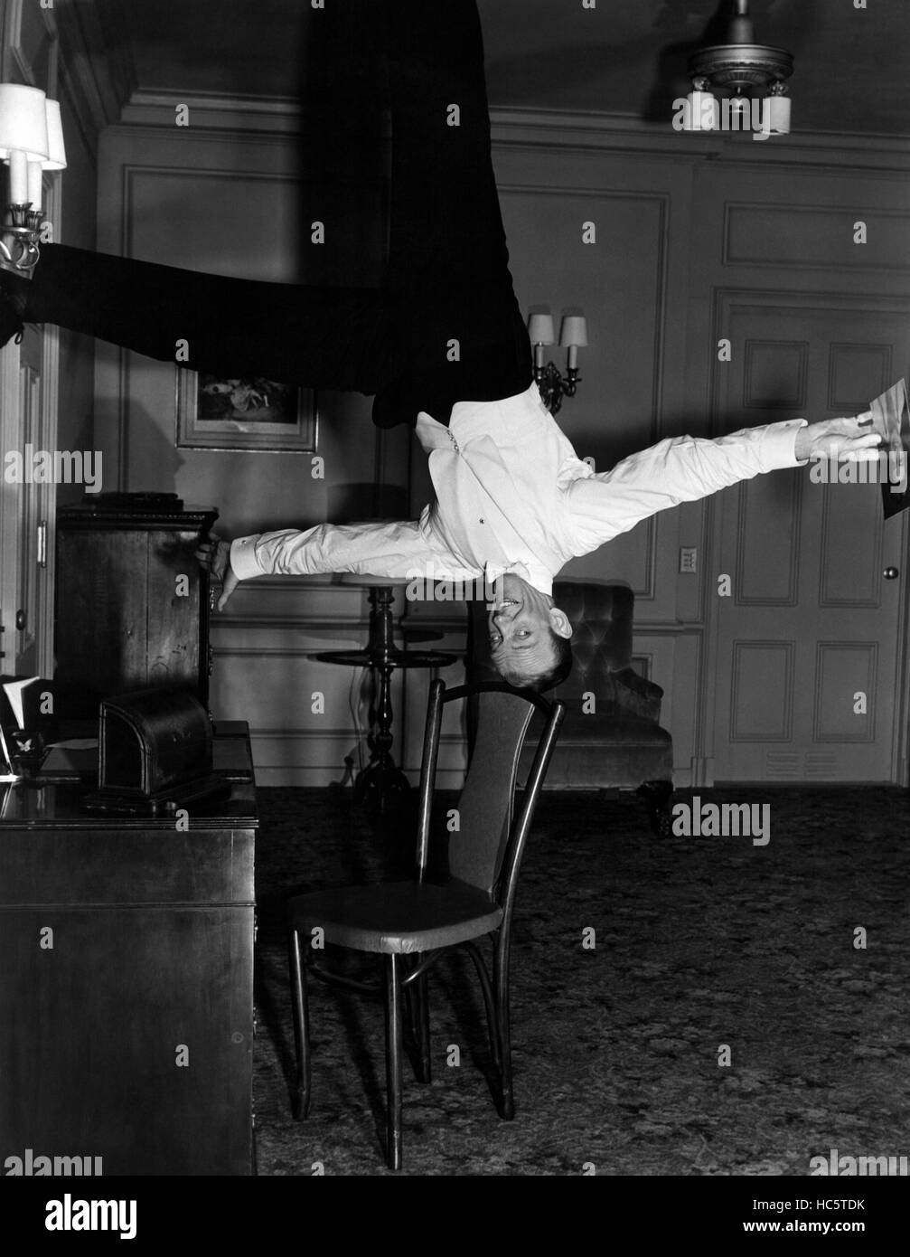 ROYAL WEDDING, Fred Astaire, 1951 Stock Photo - Alamy
