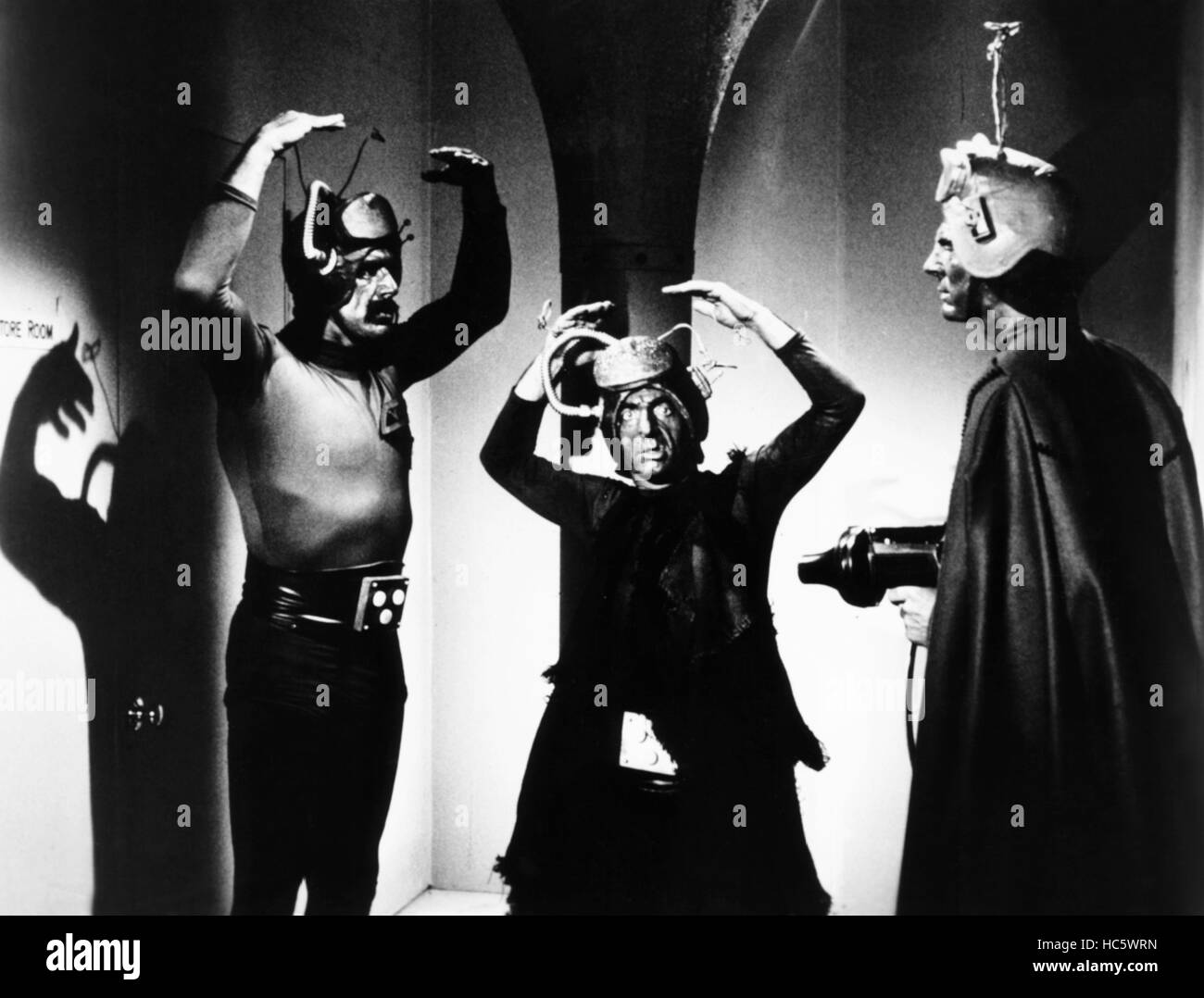 SANTA CLAUS CONQUERS THE MARTIANS, from left, Vincent Beck, Josip Elic, Leonard  Hicks, 1964 Stock Photo - Alamy, image size:1300x1078