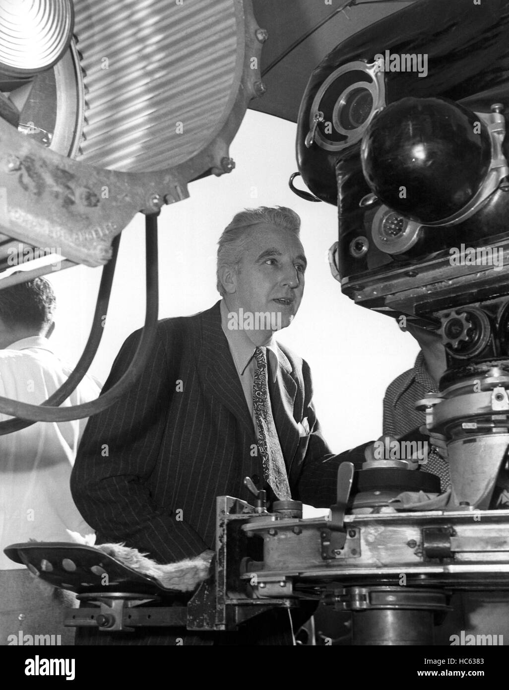 SISTER KENNY, writer/producer/director Dudley Nichols, on set, 1946