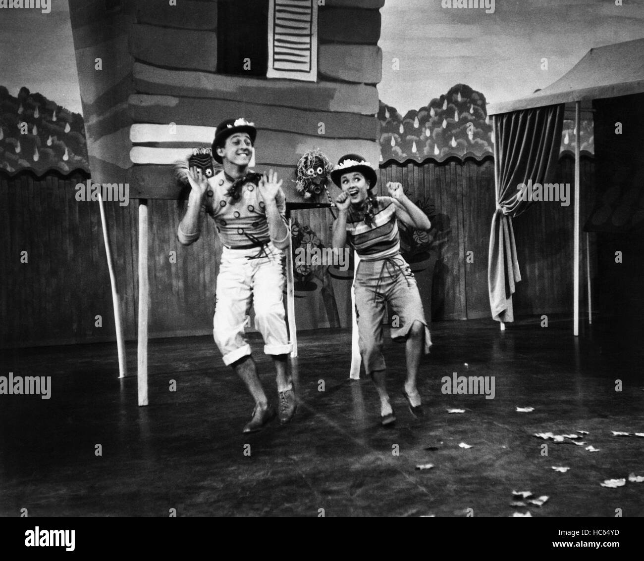 SKIRTS AHOY!,from left, Bobby Van, Debbie Reynolds, 1952 Stock Photo