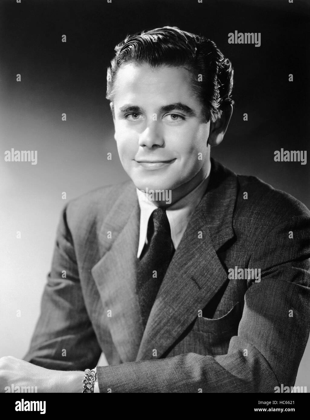 SO ENDS OUR NIGHT, Glenn Ford, 1941 Stock Photo - Alamy