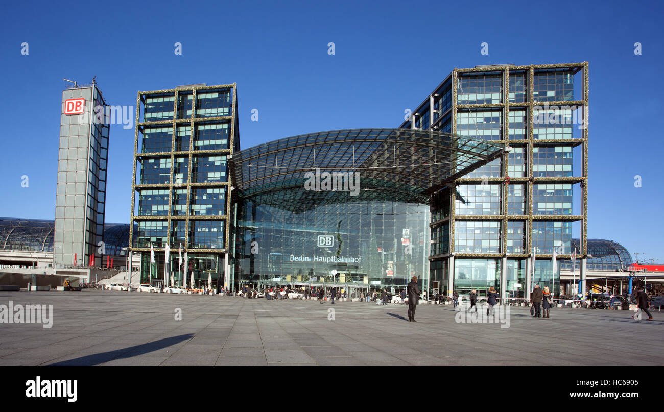 Main railway station, Hauptbahnhof Berlin, Germany Berlin train station ...